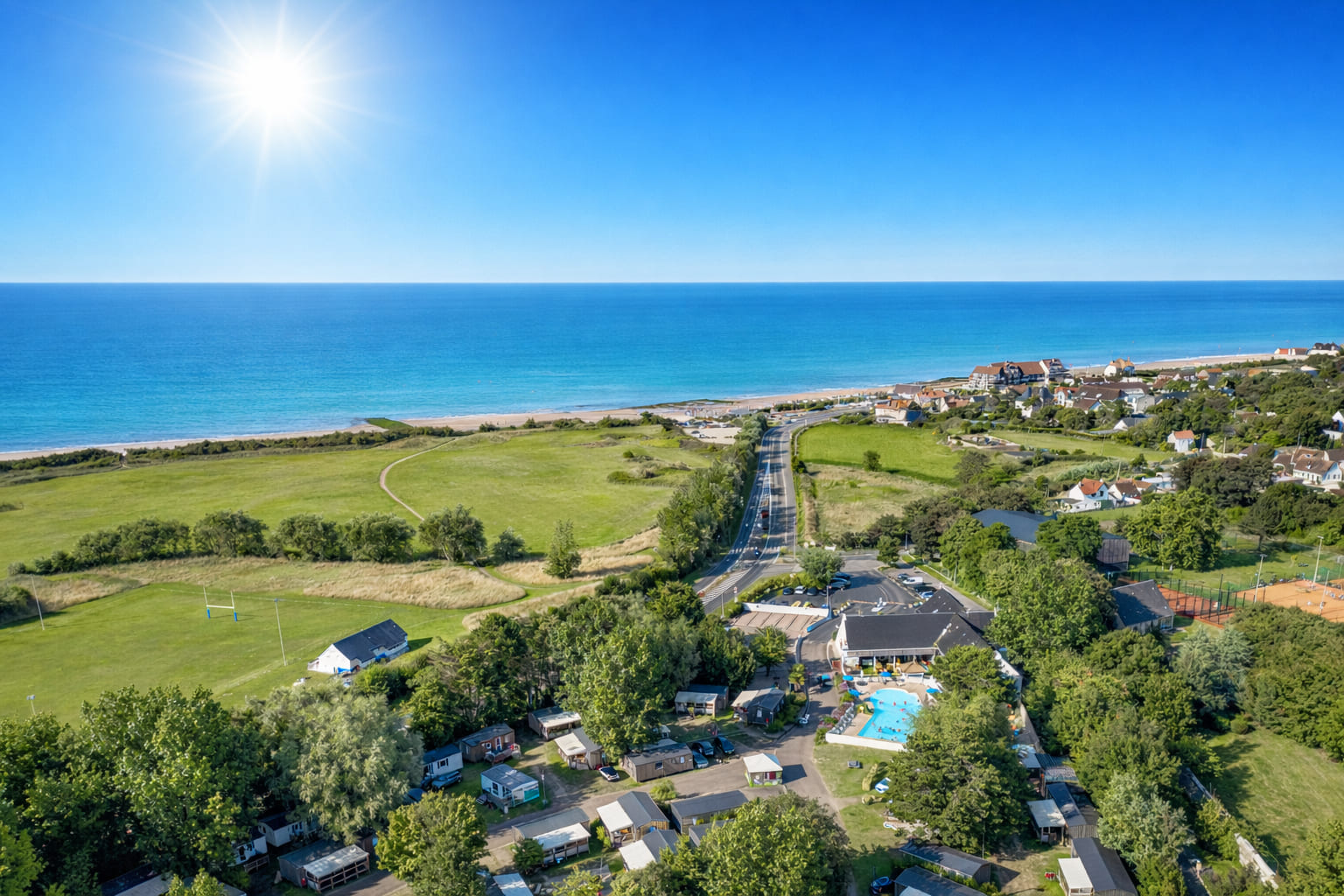 Camping Havre de Bernières - Vue aérienne du camping 4 étoiles à Bernières-sur-Mer en Normandie